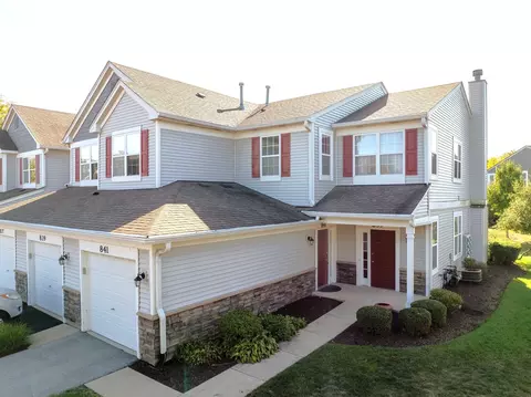 841 Genesee Dr, Naperville, IL 60563