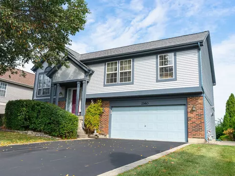 2160 Green Bridge Ln, Hanover Park, IL 60133