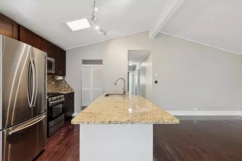 Kitchen - 241 Diamond Head Dr, Des Plaines, IL 60018 photo 2 of 2