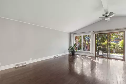 Living - 241 Diamond Head Dr, Des Plaines, IL 60018 photo 1 of 5