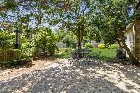 Exterior - 241 Diamond Head Dr, Des Plaines, IL 60018 photo 4 of 8