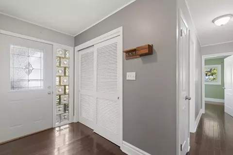 Entry Way - 241 Diamond Head Dr, Des Plaines, IL 60018 photo 1 of 2