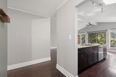 Entry Way - 241 Diamond Head Dr, Des Plaines, IL 60018 photo 2 of 2