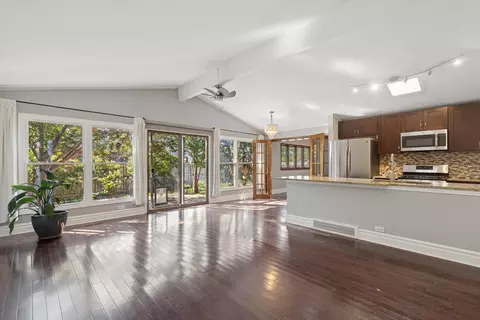 Living - 241 Diamond Head Dr, Des Plaines, IL 60018 photo 2 of 5