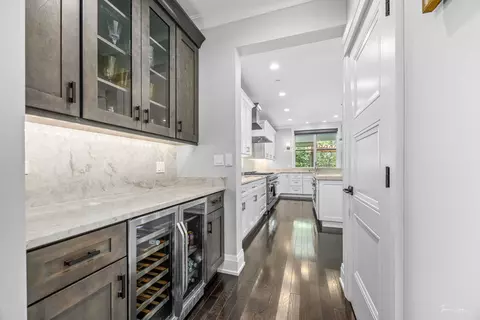 Kitchen - 6538 Bentley Ave, Willowbrook, IL 60527 photo 1 of 5