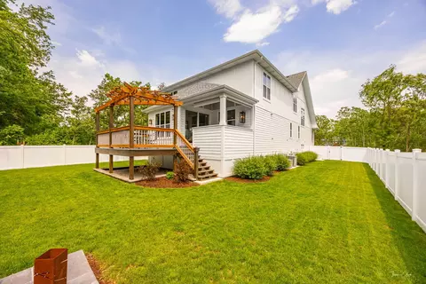 Exterior - 6538 Bentley Ave, Willowbrook, IL 60527 photo 10 of 12