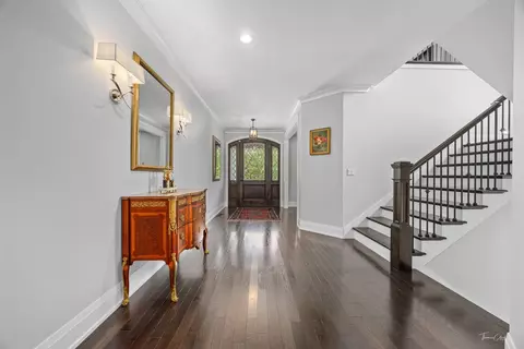Entry Way - 6538 Bentley Ave, Willowbrook, IL 60527 photo 2 of 7