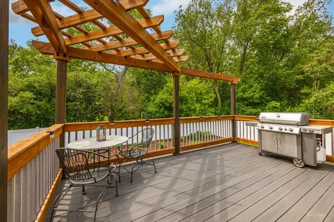 Exterior - 6538 Bentley Ave, Willowbrook, IL 60527 photo 8 of 12