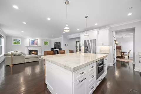 Kitchen - 6538 Bentley Ave, Willowbrook, IL 60527 photo 5 of 5