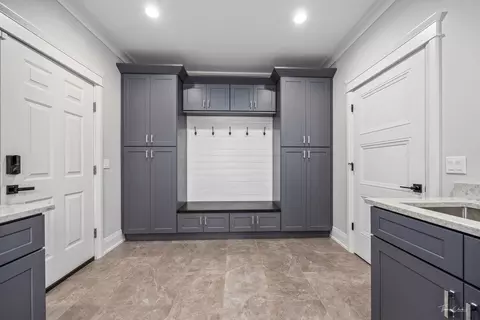 Entry Way - 6538 Bentley Ave, Willowbrook, IL 60527 photo 3 of 7