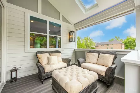 Exterior - 6538 Bentley Ave, Willowbrook, IL 60527 photo 7 of 12
