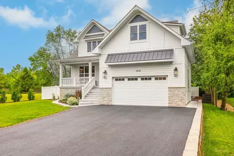 Exterior - 6538 Bentley Ave, Willowbrook, IL 60527 photo 4 of 12