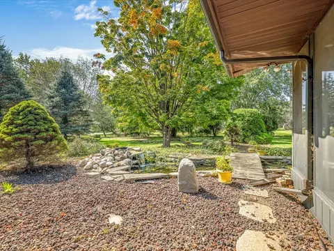 Exterior - 6104 Blyth Rd, Caledonia, IL 61011 photo 6 of 19