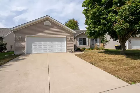 2253 Elwood Ln, Normal, IL 61761 photo 4