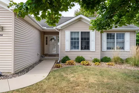 2253 Elwood Ln, Normal, IL 61761 photo 2
