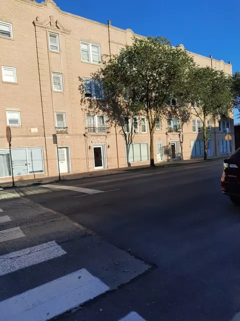 6451 N California Ave #2, Chicago, IL 60645