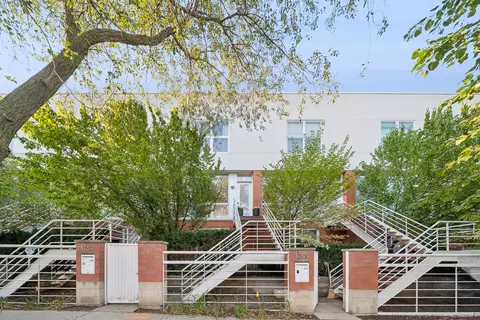 1753 W Wellington Ave, Chicago, IL 60657