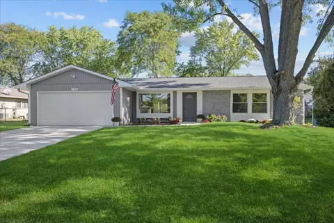 708 S 10th Ave, Saint Charles, IL 60174