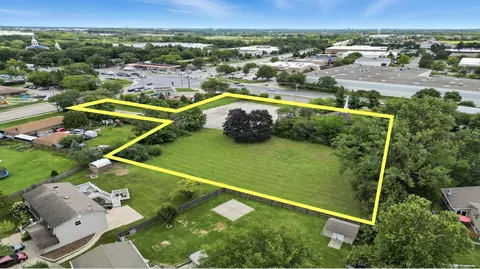 241 Army Trail Rd, Bloomingdale, IL 60108