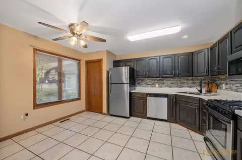 Kitchen - 10846 Timer Dr W, Huntley, IL 60142 photo 1 of 1