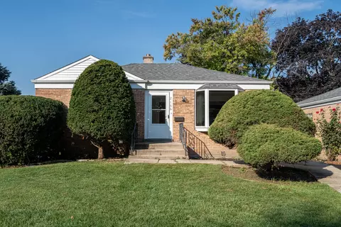 2166 Laura Ln, Des Plaines, IL 60018