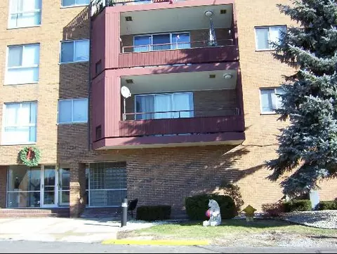 200 Park Ave #226, Calumet City, IL 60409