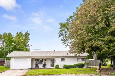 165 Mayfair Dr, Lincoln, IL 62656