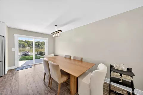 Dining - 519 N Harrison St, Algonquin, IL 60102 photo 1 of 2