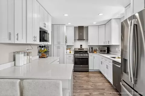 Kitchen - 519 N Harrison St, Algonquin, IL 60102 photo 1 of 4