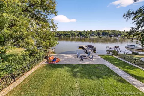 View/Area - 519 N Harrison St, Algonquin, IL 60102 photo 3 of 9