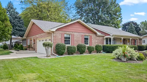 404 E Grand Dr, Bourbonnais, IL 60914