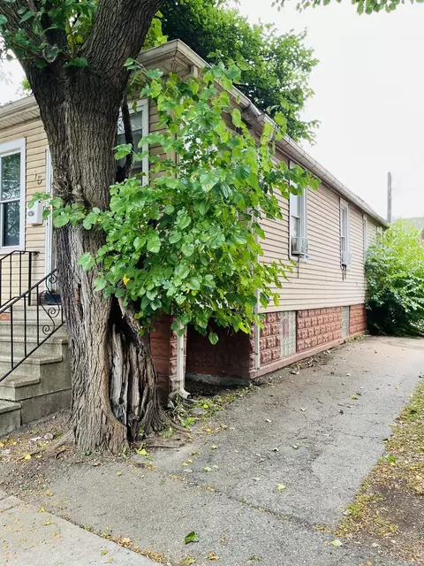 15 E 126th St, Chicago, IL 60628 photo 2