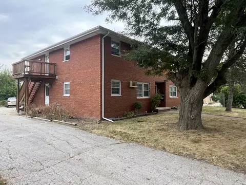 206 W Shelbourne Dr, Normal, IL 61761 photo 2