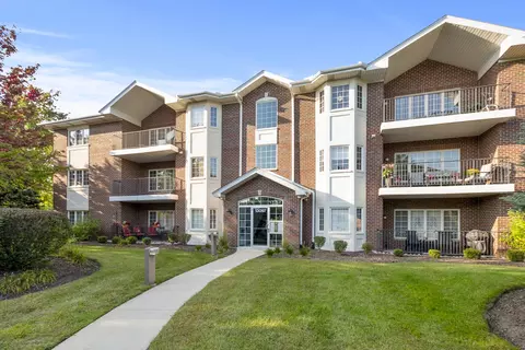 13097 Laurel Glen Ct #202, Palos Heights, IL 60463