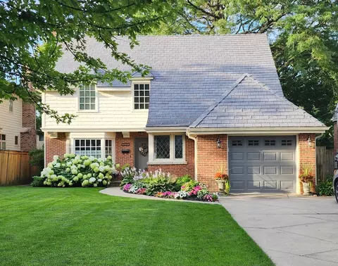 2121 Fir St, Glenview, IL 60025