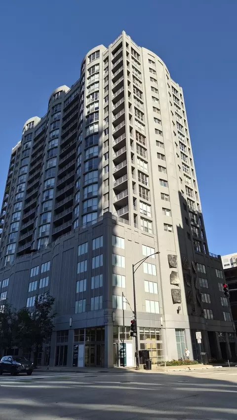 600 N Dearborn St #1709, Chicago, IL 60654