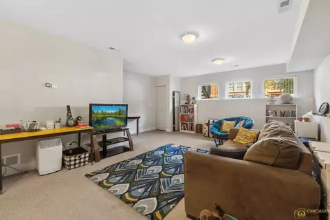 Living - 929 W 33rd Pl, Chicago, IL 60608 photo 4 of 4