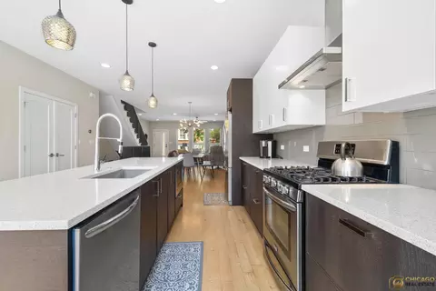 Kitchen - 929 W 33rd Pl, Chicago, IL 60608 photo 2 of 3