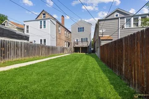 Exterior - 929 W 33rd Pl, Chicago, IL 60608 photo 3 of 4