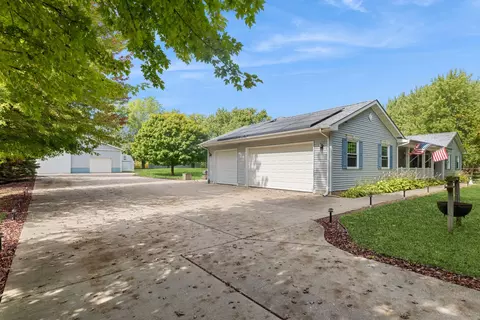 43100 N Lewis Ave, Zion, IL 60099