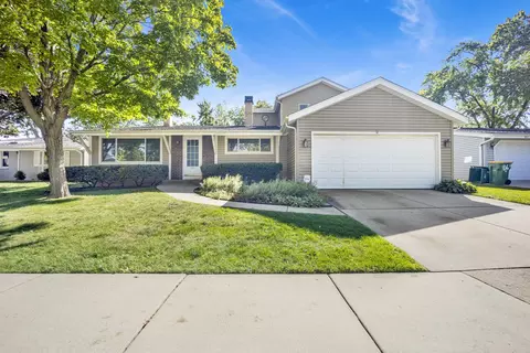 859 Beechwood Rd, Buffalo Grove, IL 60089