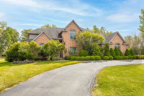 24219 S Lakeside Trl, Crete, IL 60417