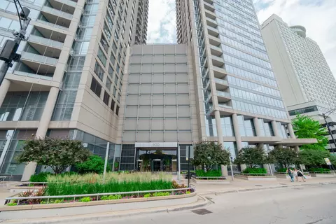 600 N Lake Shore Dr #1905, Chicago, IL 60611