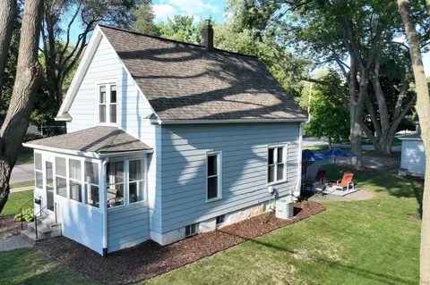 604 S Van Buren St, Batavia, IL 60510