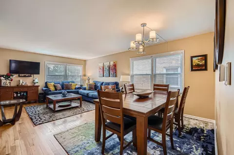 437 S Elmhurst Rd, Mount Prospect, IL 60056 photo 6