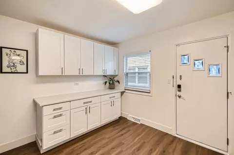 437 S Elmhurst Rd, Mount Prospect, IL 60056 photo 9