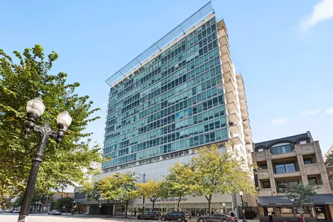1845 S Michigan Ave #1003, Chicago, IL 60616