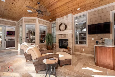 Exterior - 2951 E 1489th Rd, Ottawa, IL 61350 photo 5 of 14