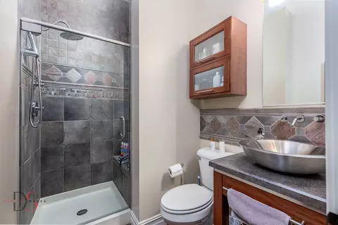 Bath - 2951 E 1489th Rd, Ottawa, IL 61350 photo 6 of 7