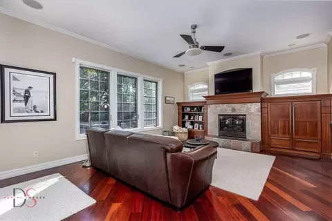 Living - 2951 E 1489th Rd, Ottawa, IL 61350 photo 2 of 4